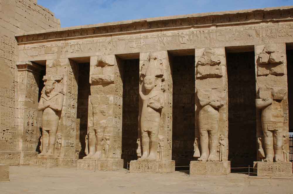 Egipto 174 - Medinet Habu - templo de Ramses III.jpg